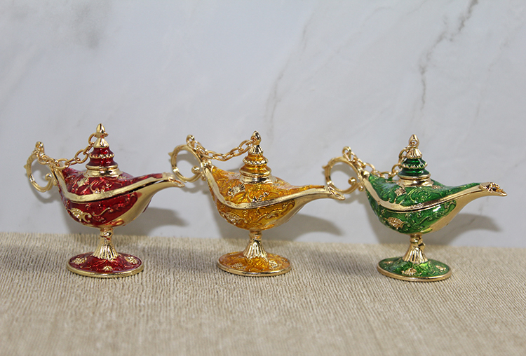 Swarovski Taşlı Minik Figür - Alaaddin’in Lambası