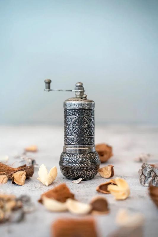 Otantik Toplu Karabiber Öğütücü Zamak Değirmen Antik Eskitme