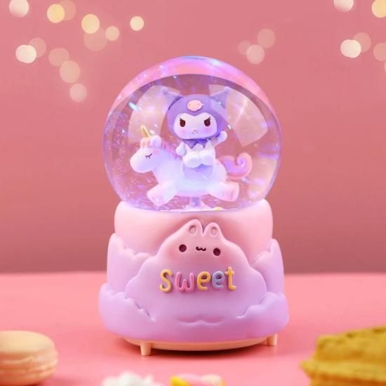 Kuromi İçi Dönmeli Püskürtmeli Işıklı Müzikli Kar Küresi Büyük Boy - Model 1