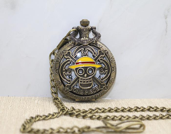 One Piece Tasarımlı Köstekli Saat